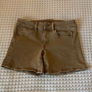 American Eagle Outfitters Khaki MIDI Preppy Casual Shorts SZ 6